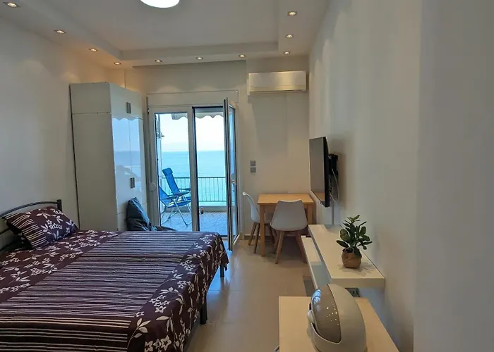 Beachfront Palio Kavala アパート